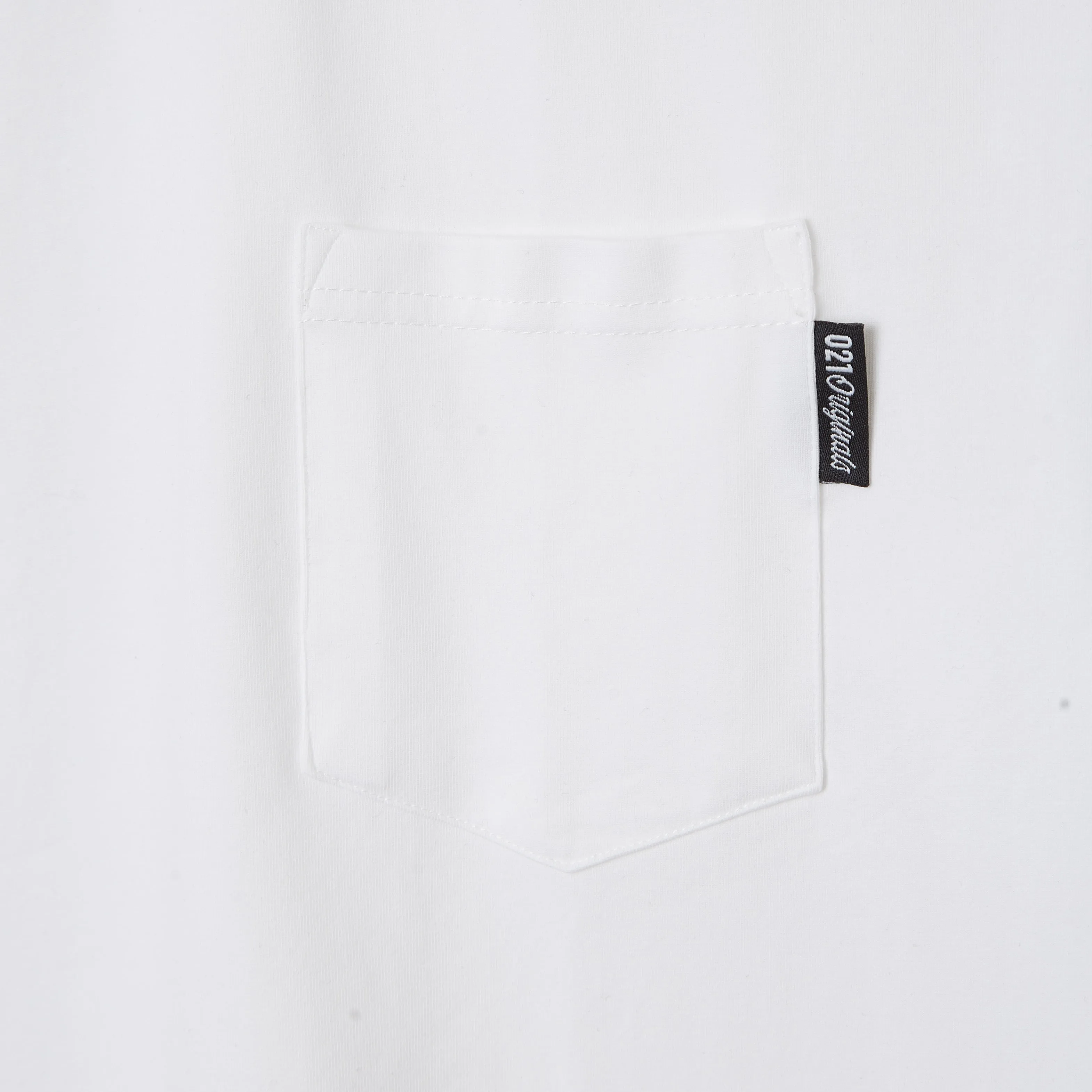 021 ESSENTIAL POCKET T-SHIRT - WHITE