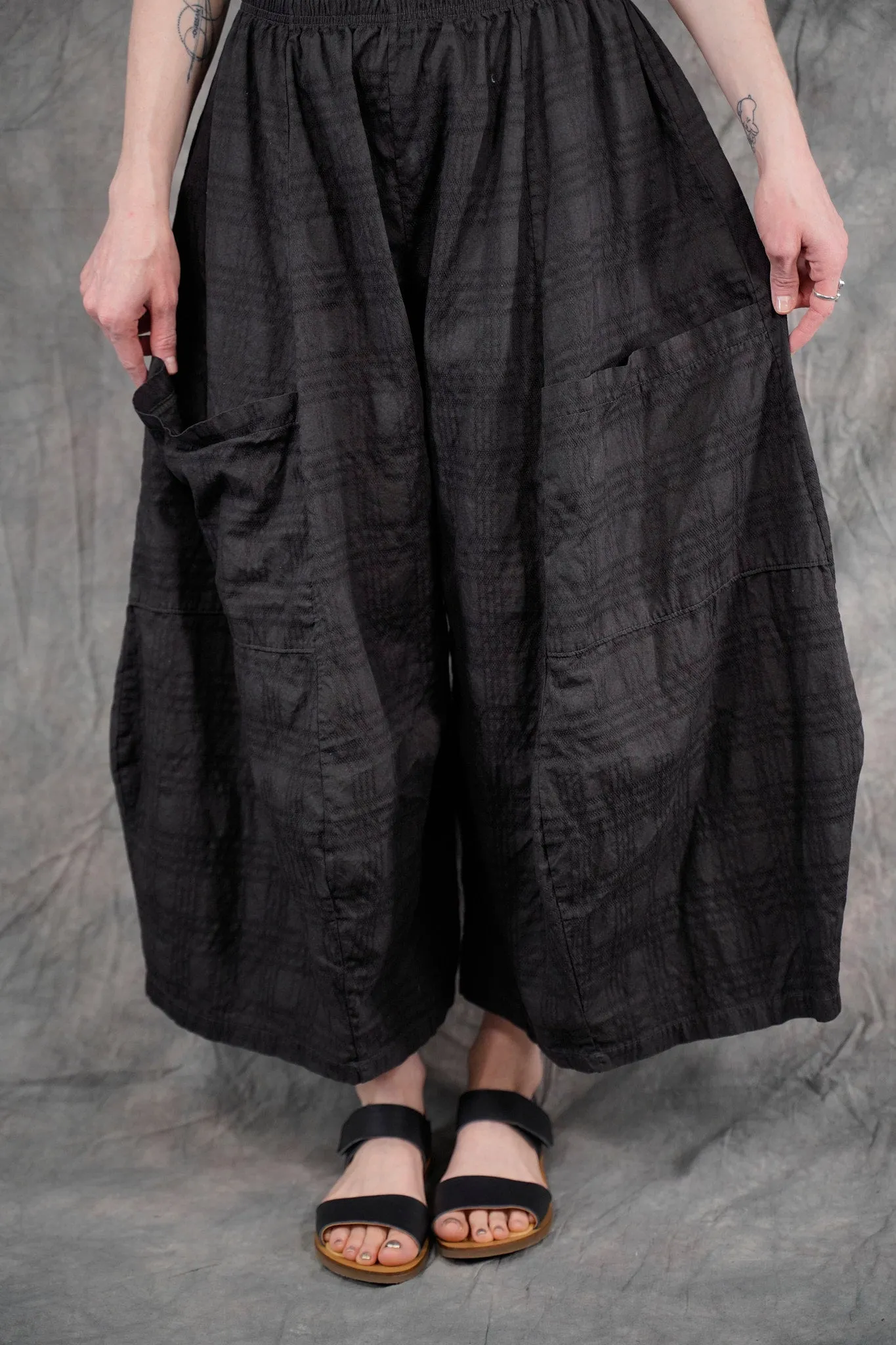 3258  Colorist Crop Pant Black Check