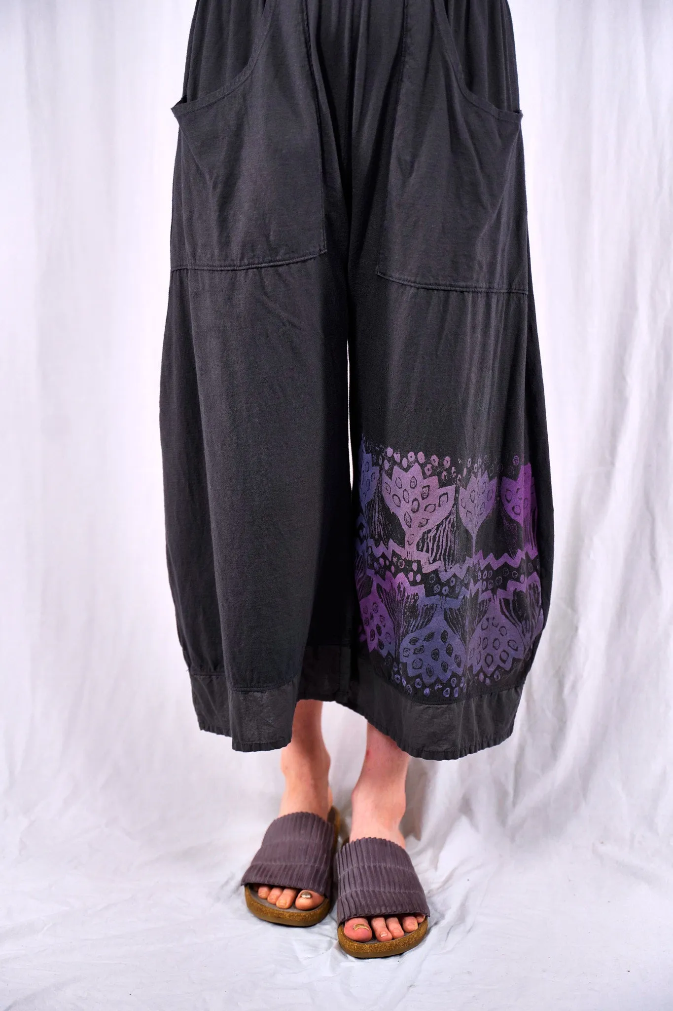 3288-2 Crop Pocket Nepenthe Pant Carbon-P