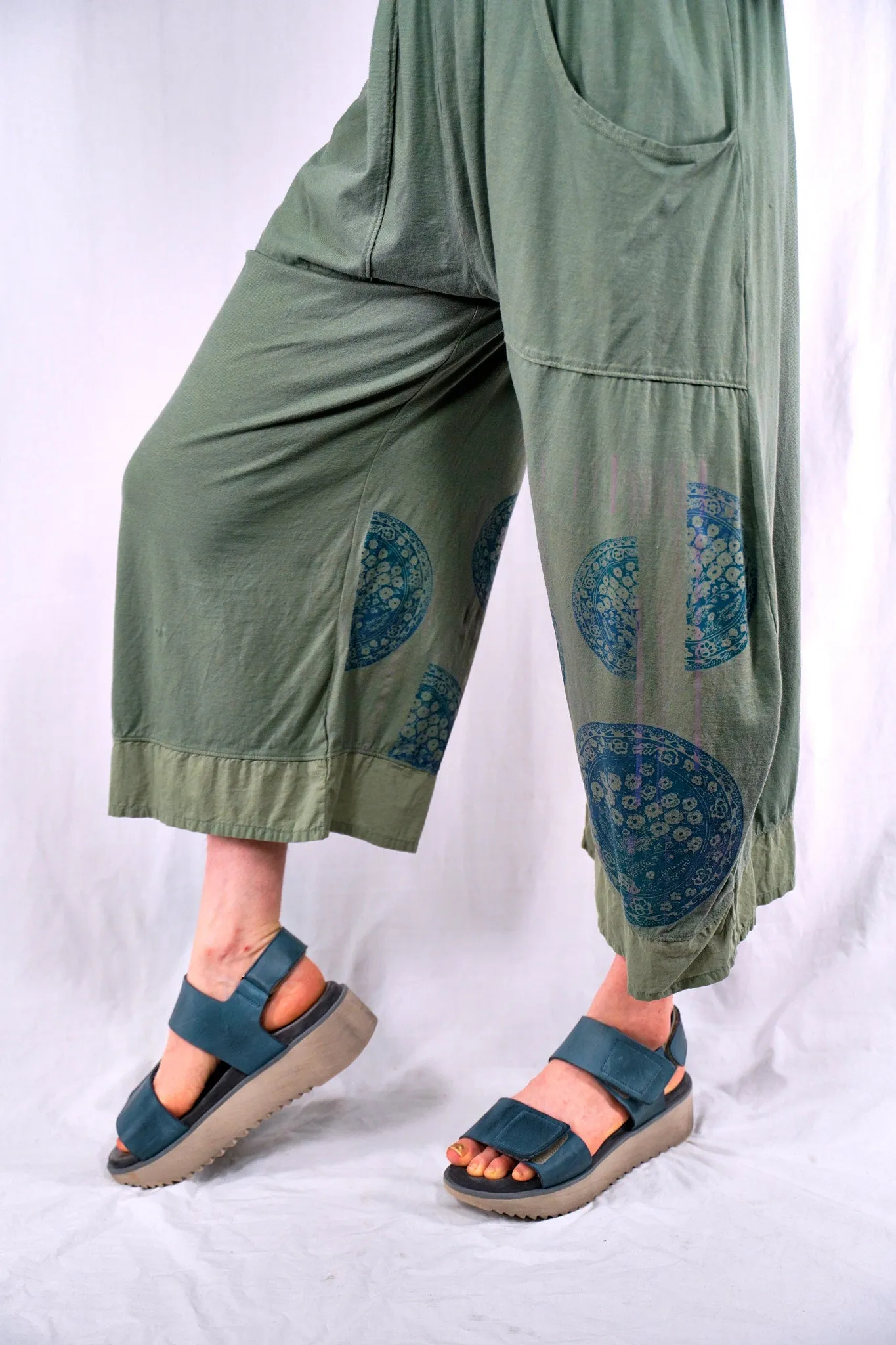 3288-2 Crop Pocket Nepenthe Pant Olive Leaf-P