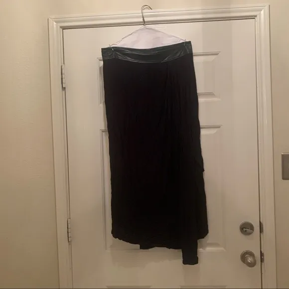 6th &amp; Lane Black Leather Waistband Skirt