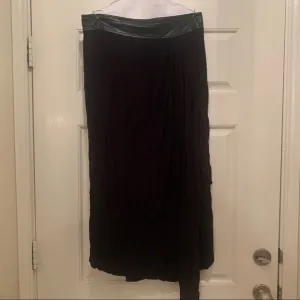 6th &amp; Lane Black Leather Waistband Skirt