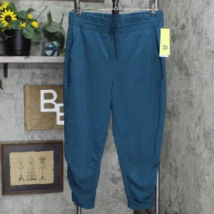 All in Motion Women's Stretch Woven Ruched Leg Pants 24" 563169