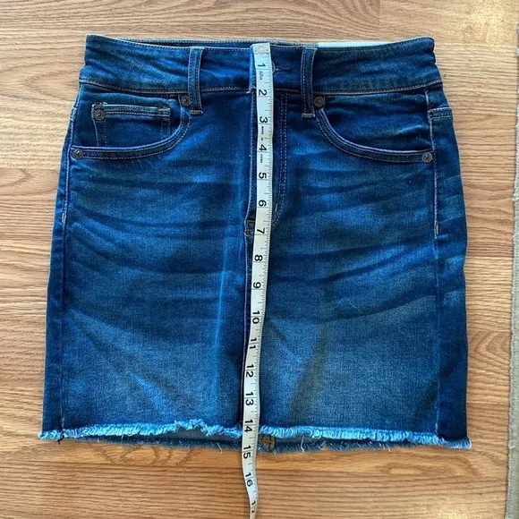 AMERICAN EAGLE mini high rise jean skirt