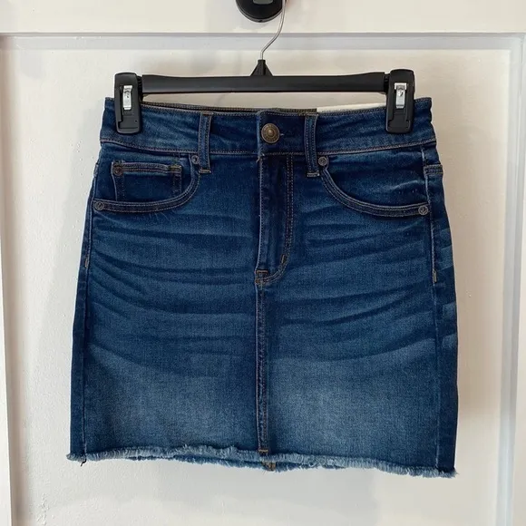 AMERICAN EAGLE mini high rise jean skirt