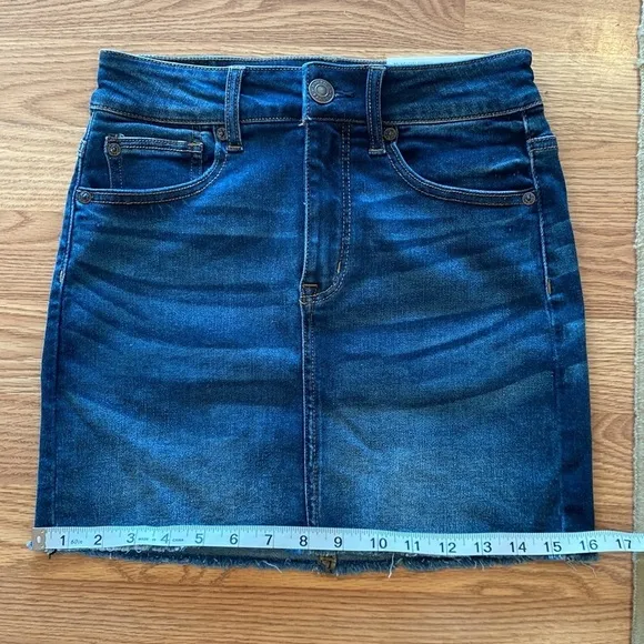 AMERICAN EAGLE mini high rise jean skirt