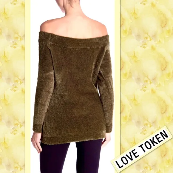 Anthropologie by Love Token Fuzzy Sweatshirt in Olive (Army, Moss Green)