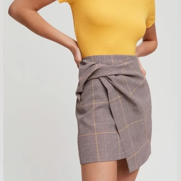 Aritzia Babaton Jethro Faux Wrap Mini Skirt Sz 00