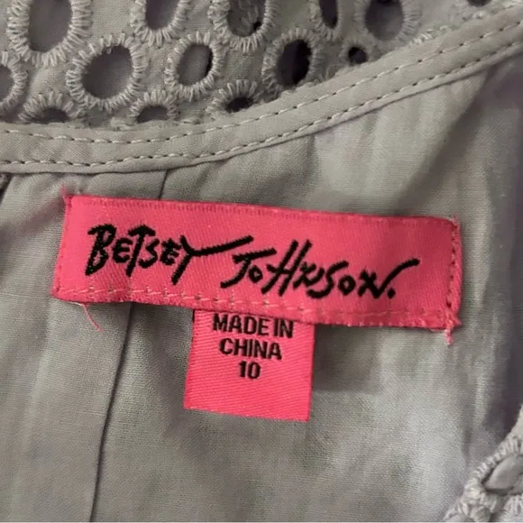 Betsey Johnson Lavender Cotton Eyelet Sleeveless Cutout Back Size 10 Dress.