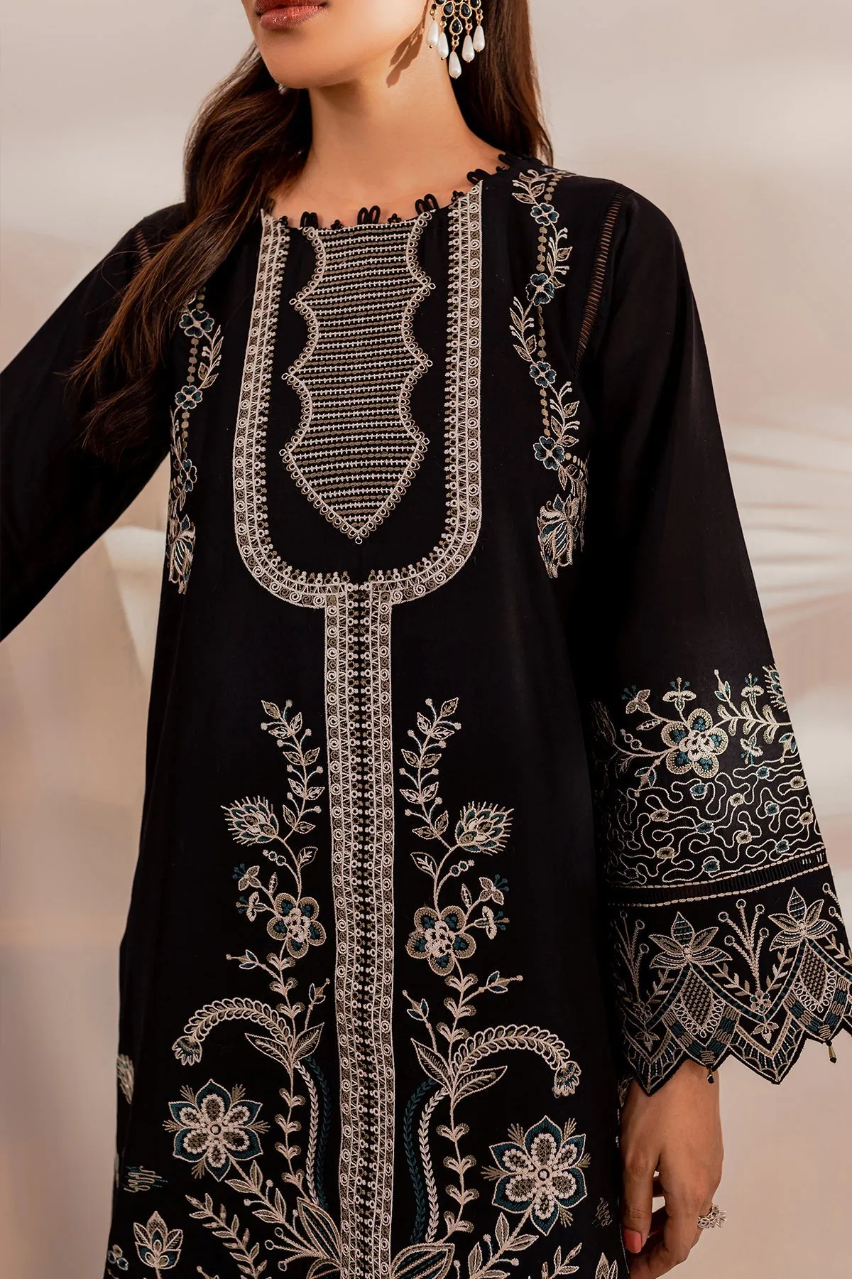 Black Floret | Farasha Mehak Festive Lawn SS 23 | Unstitched Embroidered Collection