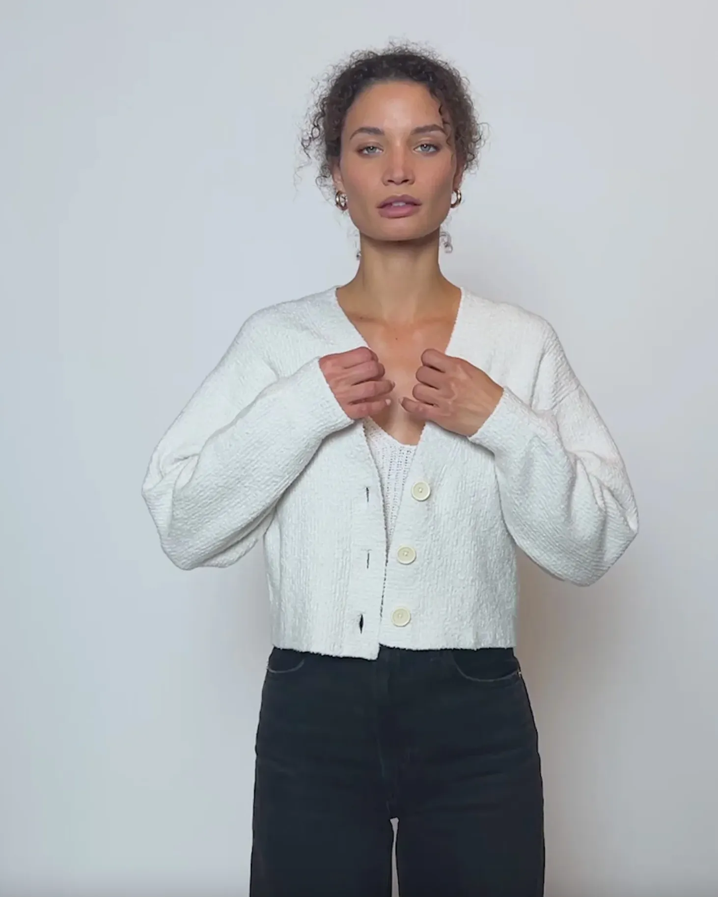 BO BALLOON SLEEVE CARDIGAN IN PORCELAIN