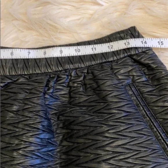 BR Banana Republic Pleather Mini Skirt NWT, size 0