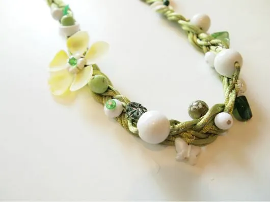 Braided Daisy Green Handmade Necklace