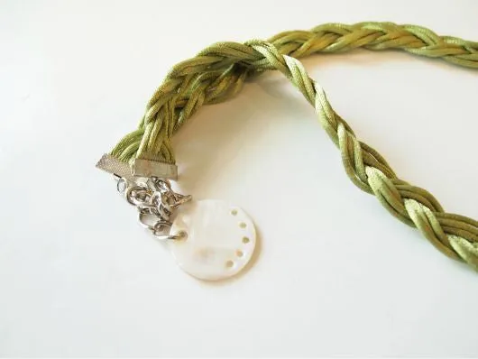 Braided Daisy Green Handmade Necklace