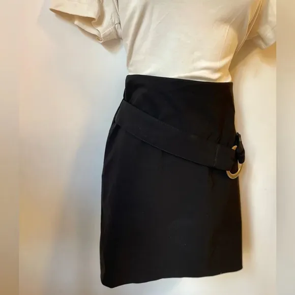 Cache Black mini short Skirt with silver belt size 8
