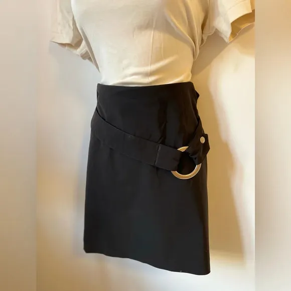 Cache Black mini short Skirt with silver belt size 8
