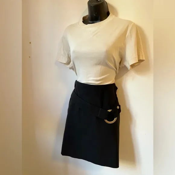 Cache Black mini short Skirt with silver belt size 8