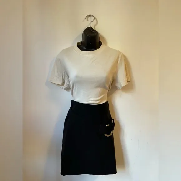 Cache Black mini short Skirt with silver belt size 8