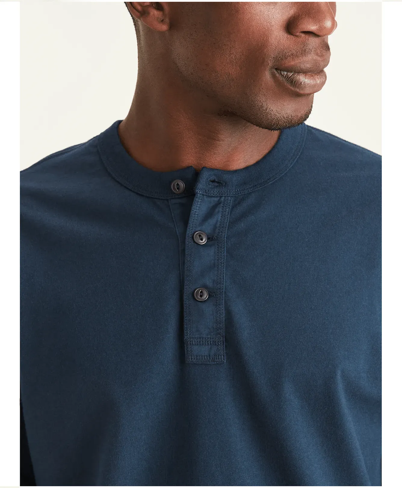 Camiseta Regular Fit Manga Larga Henley