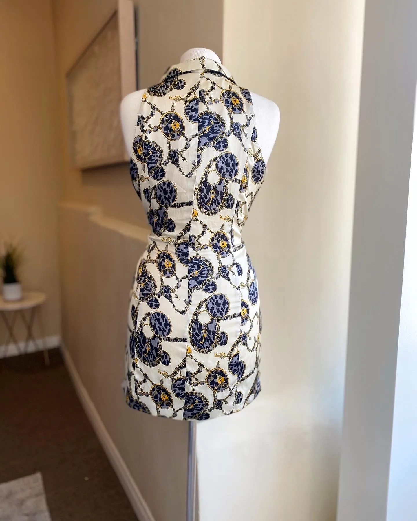 Chain Sleeveless Short Dress