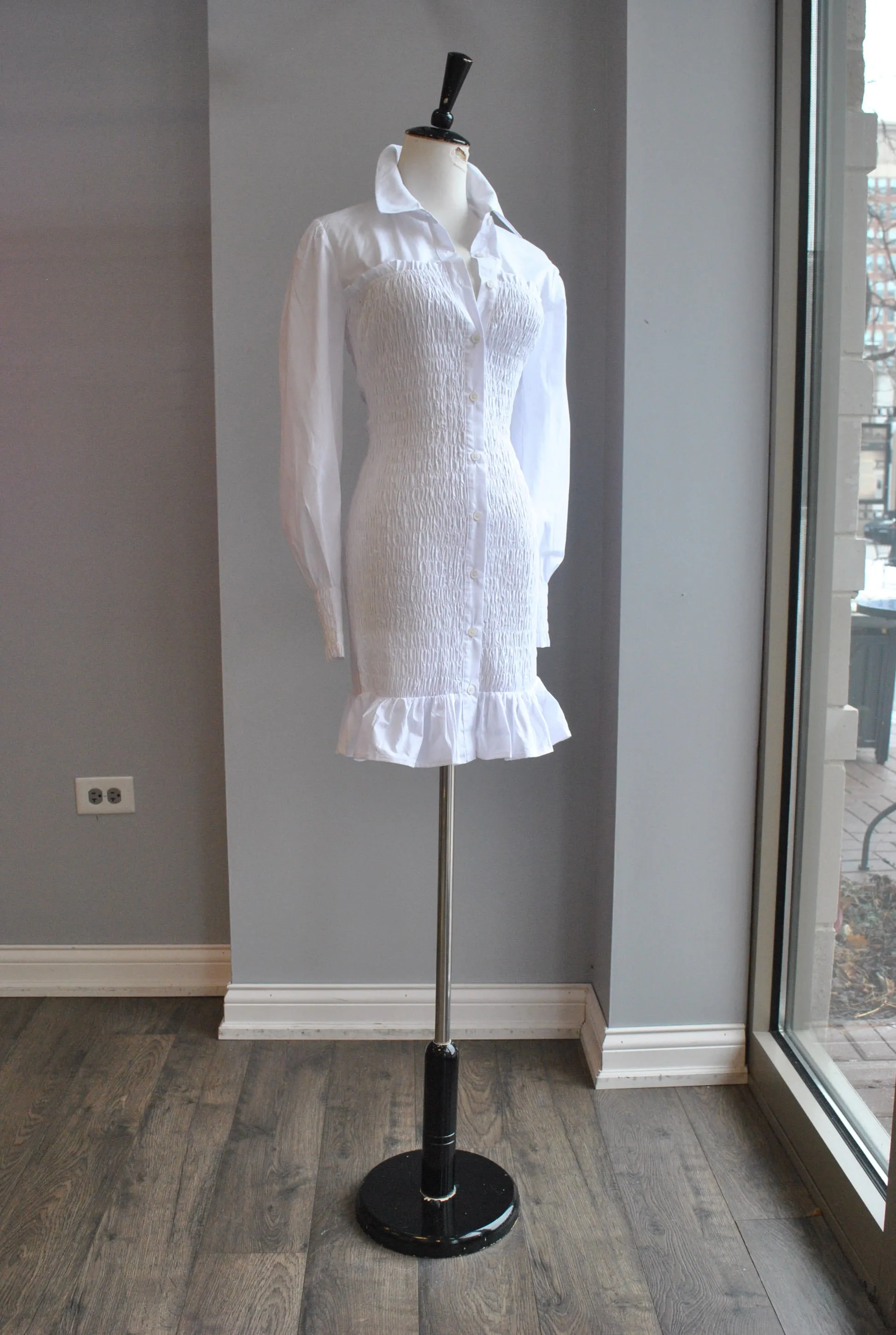 CLEARANCE - WHITE SHIRT DRESS WITH RUSHING