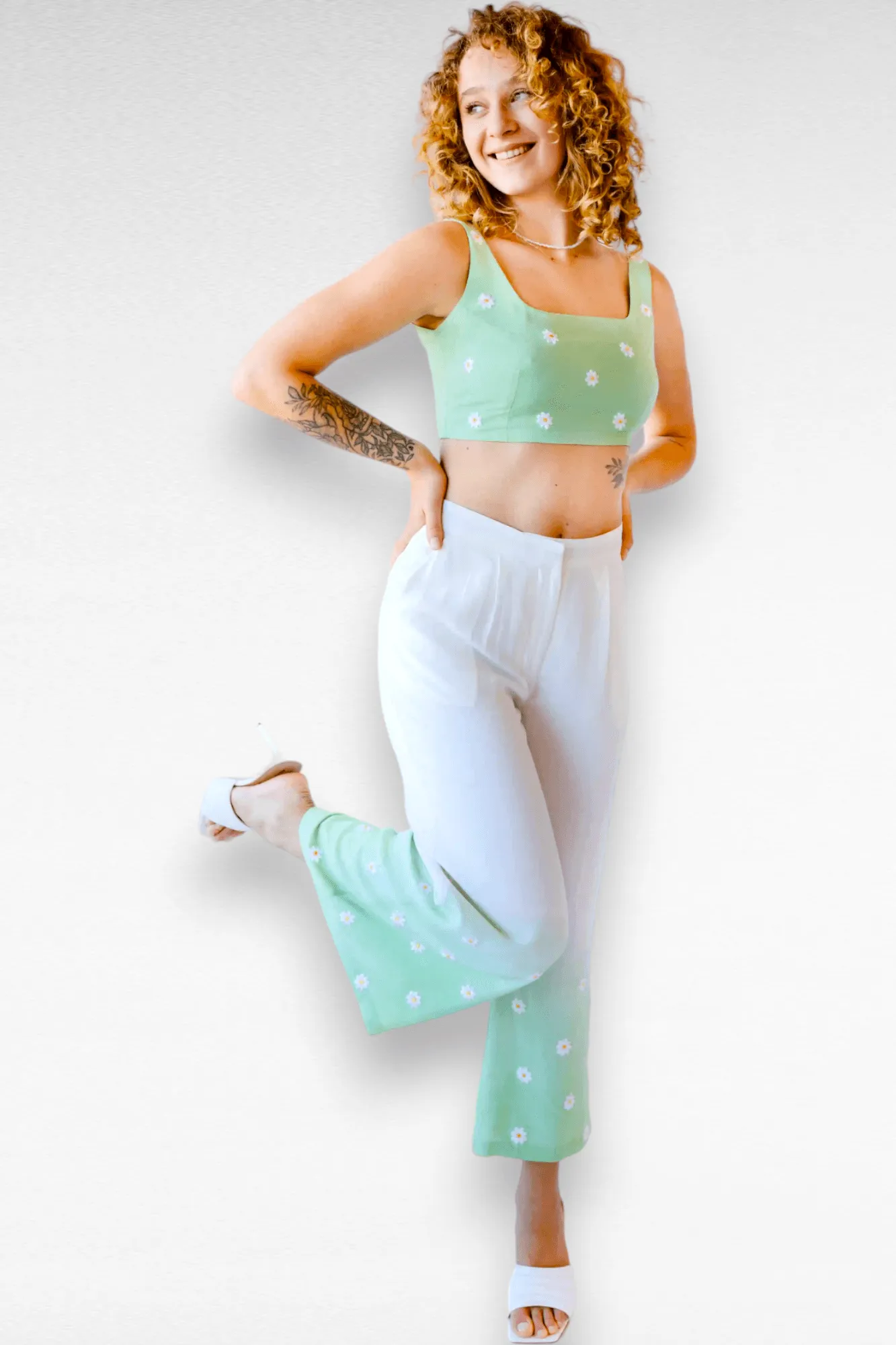 Daisy embroidered tank top
