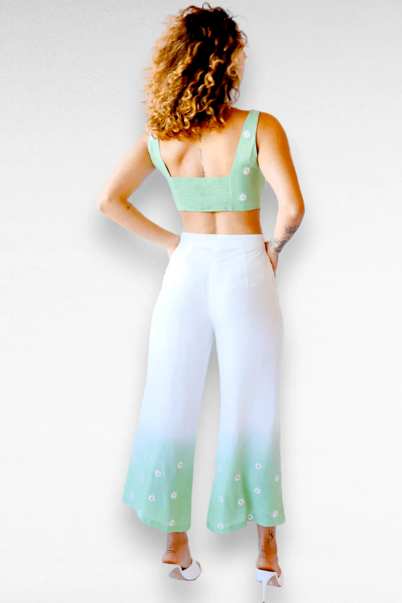 Daisy embroidered tank top