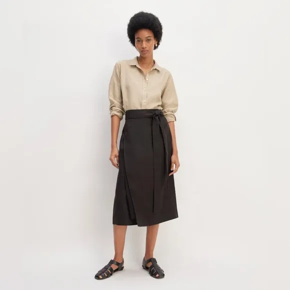 Everlane linen wrap skirt black 4
