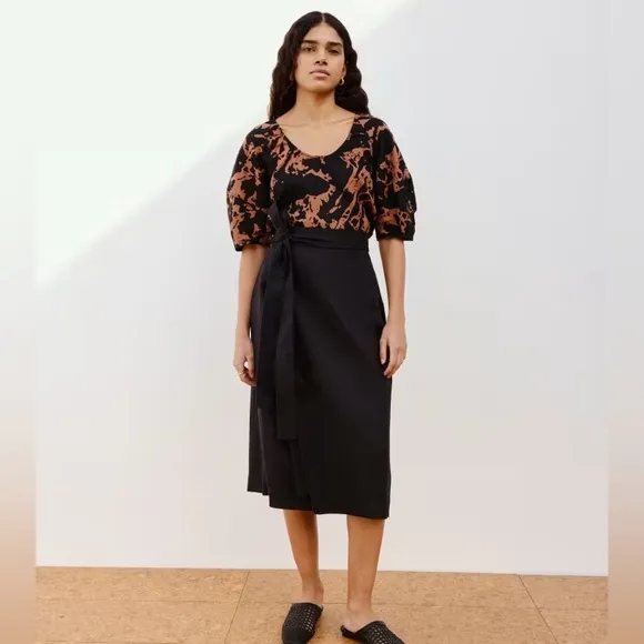 Everlane linen wrap skirt black 4