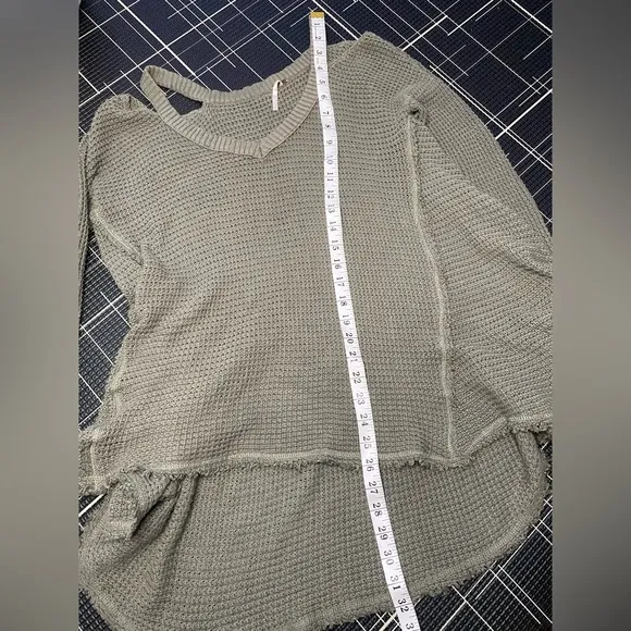Free people green sweater 100% cotton size xs