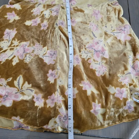 Free People Margaux velvet mini skirt size 6