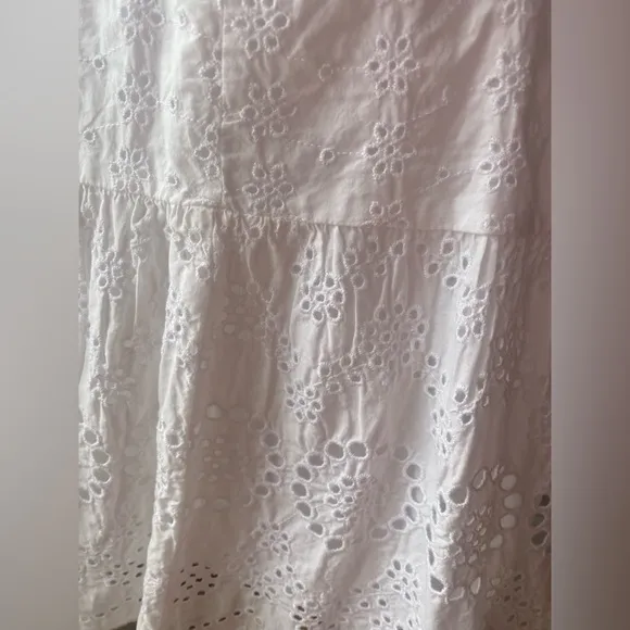 Gap white eyelet wrap skirt Large NWOT