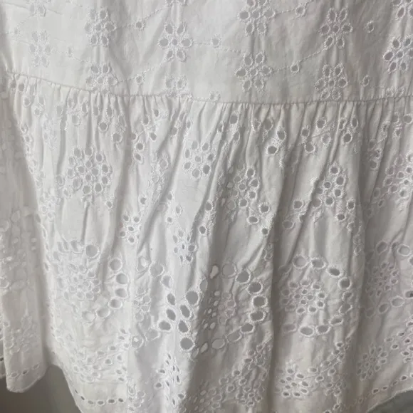 Gap white eyelet wrap skirt Large NWOT