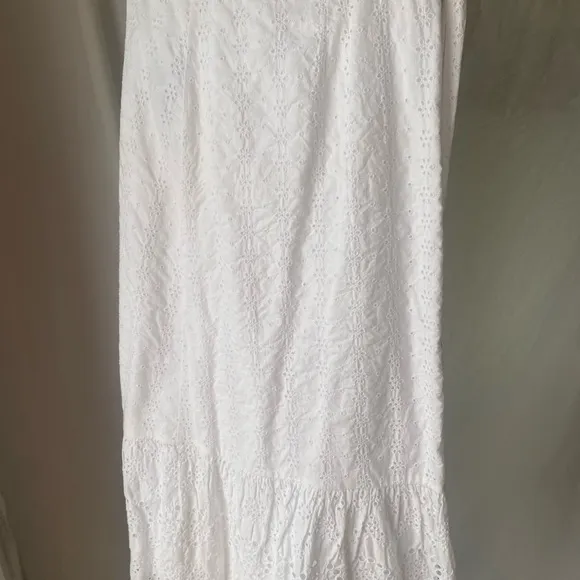 Gap white eyelet wrap skirt Large NWOT