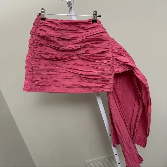 H&amp;M TRAIN-DETAIL GATHERED MINI SKIRT size 2