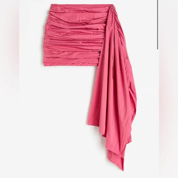 H&amp;M TRAIN-DETAIL GATHERED MINI SKIRT size 2