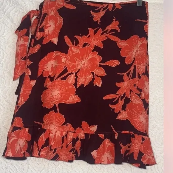 ICHI Japan Red Hawaiian Tropical Flowers Ruffle Edge Wrap Over Short Skirt Small