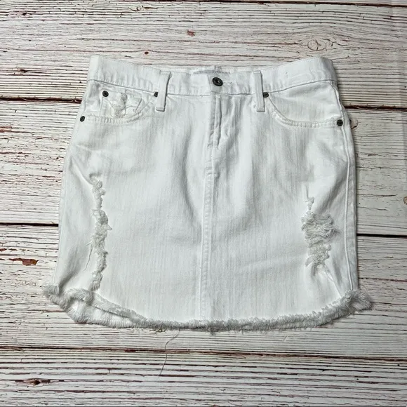 James Jeans Daisy Denim Mini Skirt in Opaque White Sz 27 Sz 4