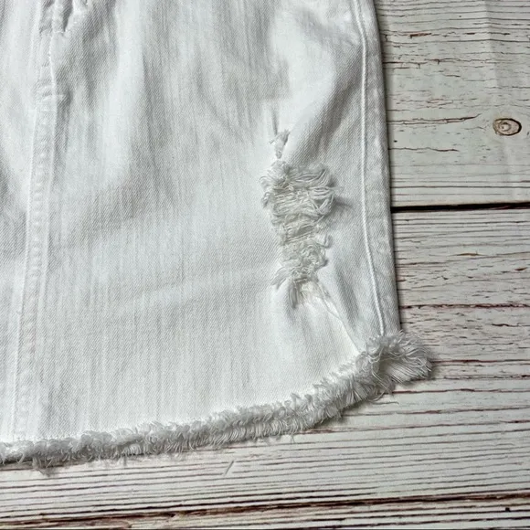 James Jeans Daisy Denim Mini Skirt in Opaque White Sz 27 Sz 4