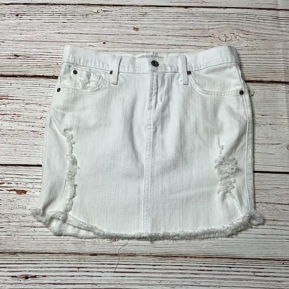 James Jeans Daisy Denim Mini Skirt in Opaque White Sz 27 Sz 4