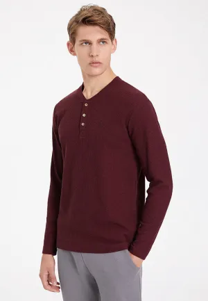 Koyu Kırmızı Henley Yaka Pamuklu Regular Fit Waffle Kumaş Uzun Kollu Erkek T-Shirt ESSENTIALS LONG SLEEVE HENLEY