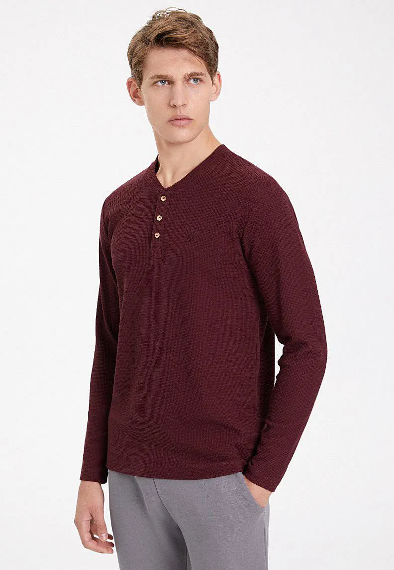 Koyu Kırmızı Henley Yaka Pamuklu Regular Fit Waffle Kumaş Uzun Kollu Erkek T-Shirt ESSENTIALS LONG SLEEVE HENLEY