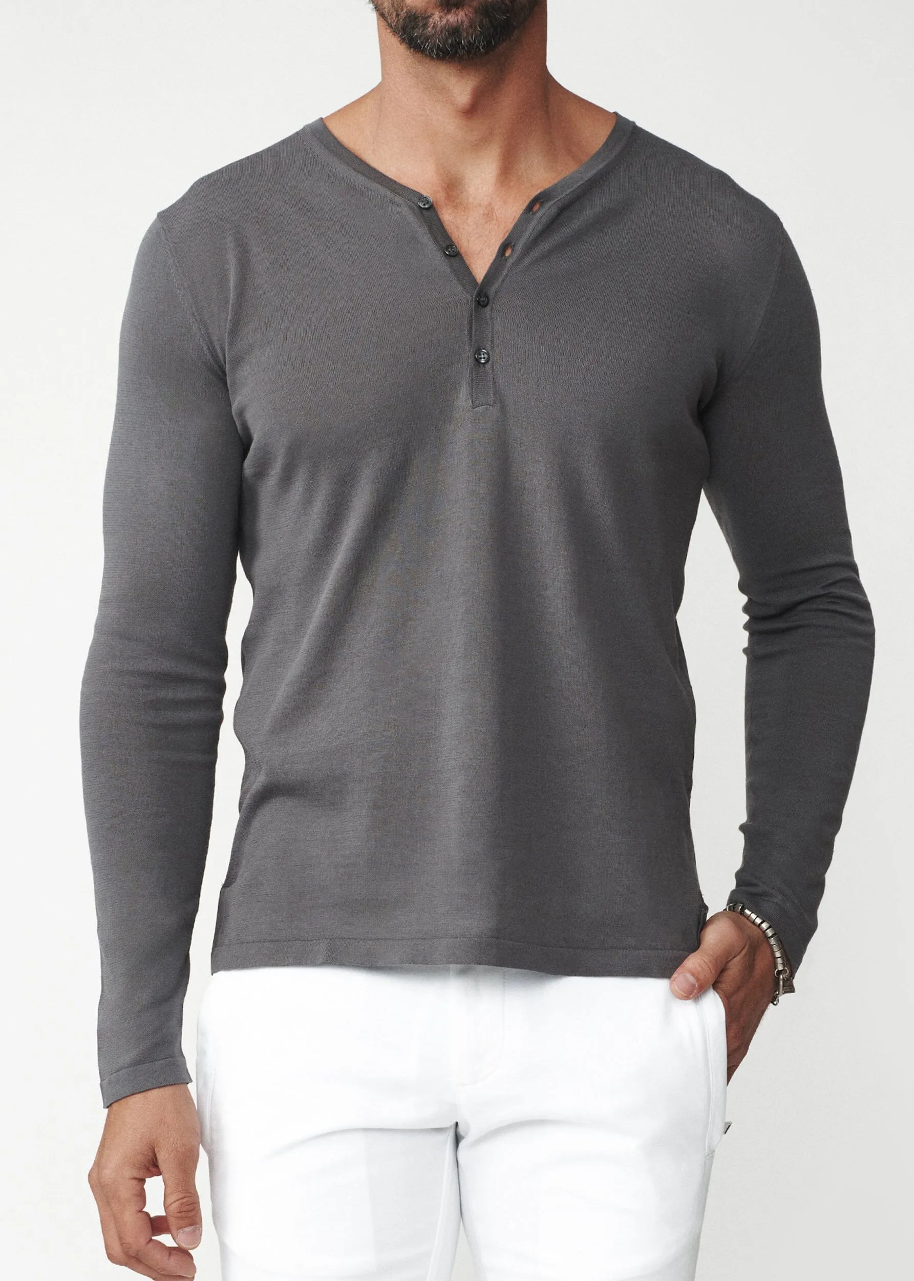 LONG-SLEEVED HENLEY