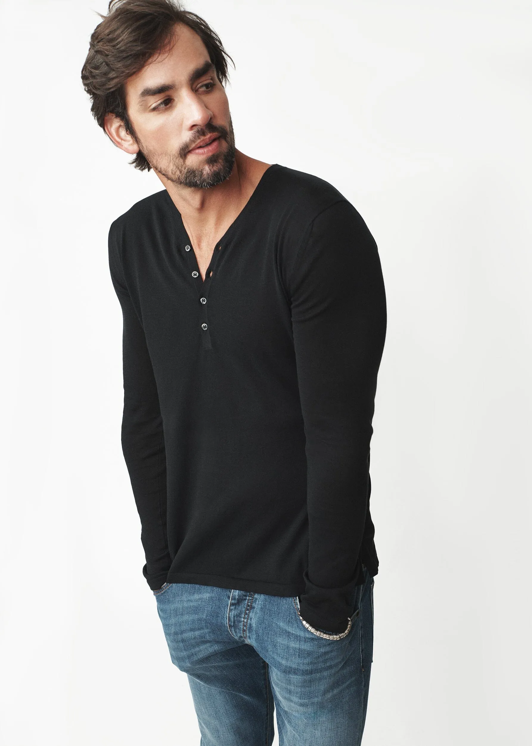 LONG-SLEEVED HENLEY