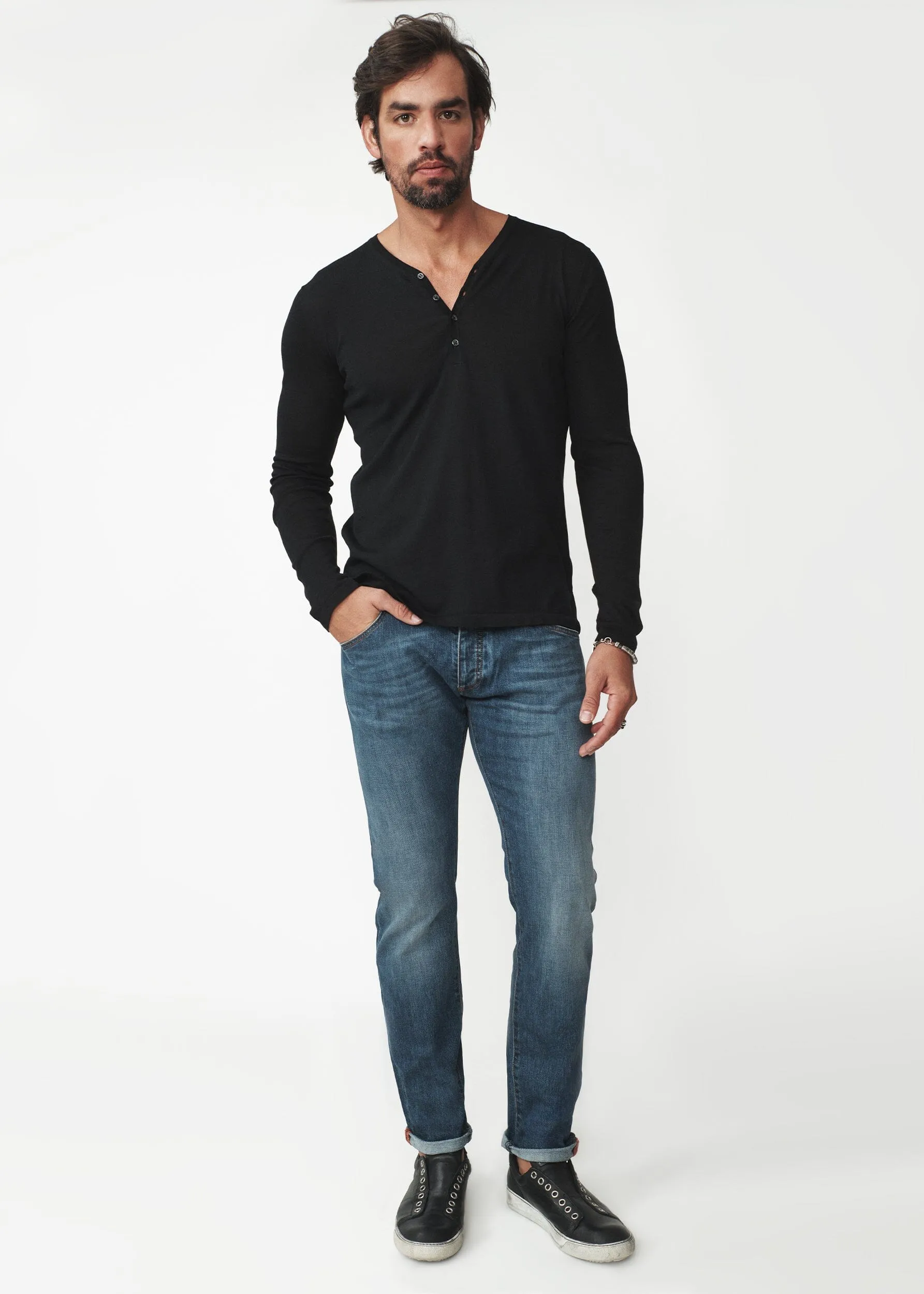 LONG-SLEEVED HENLEY