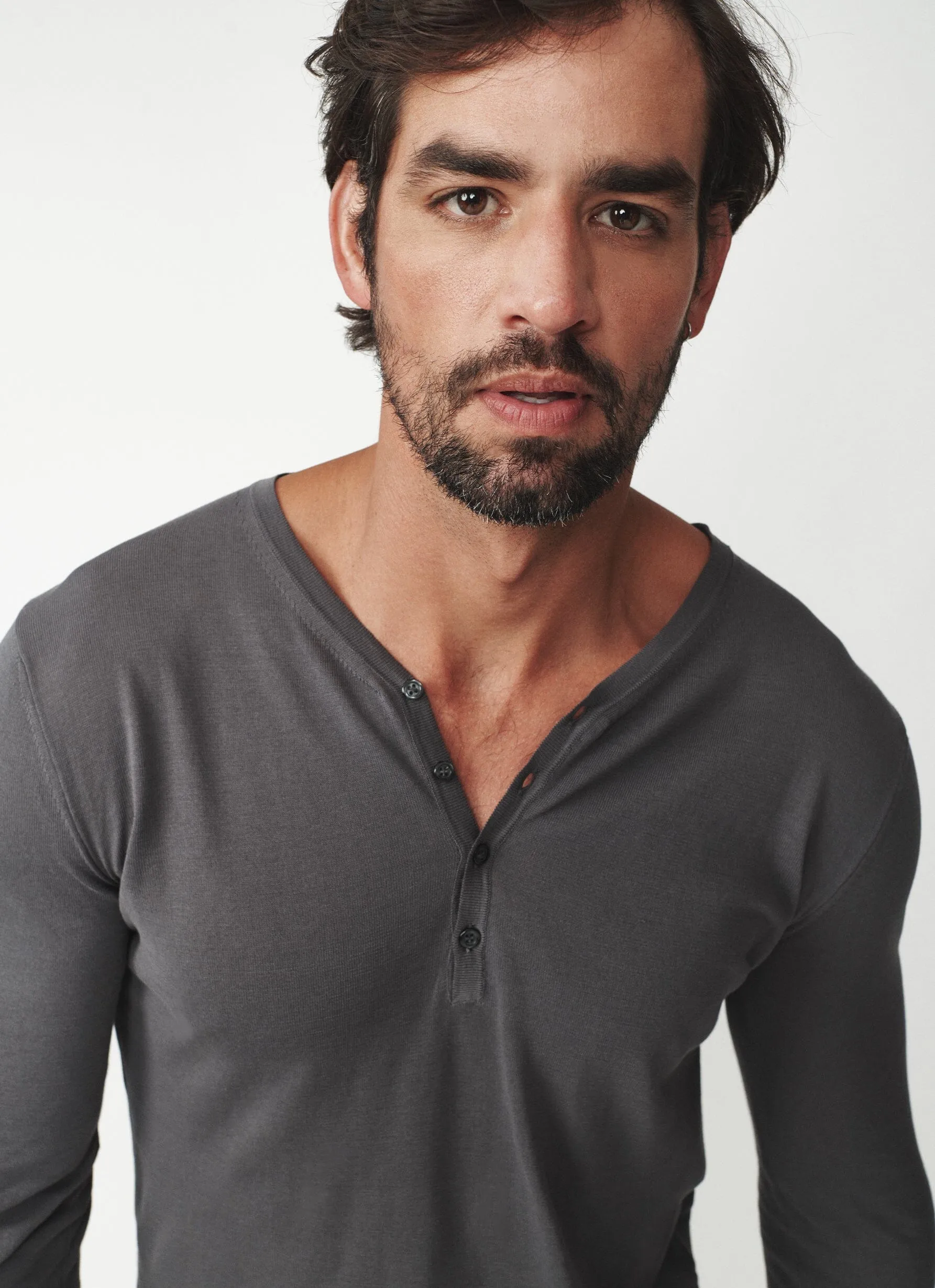 LONG-SLEEVED HENLEY