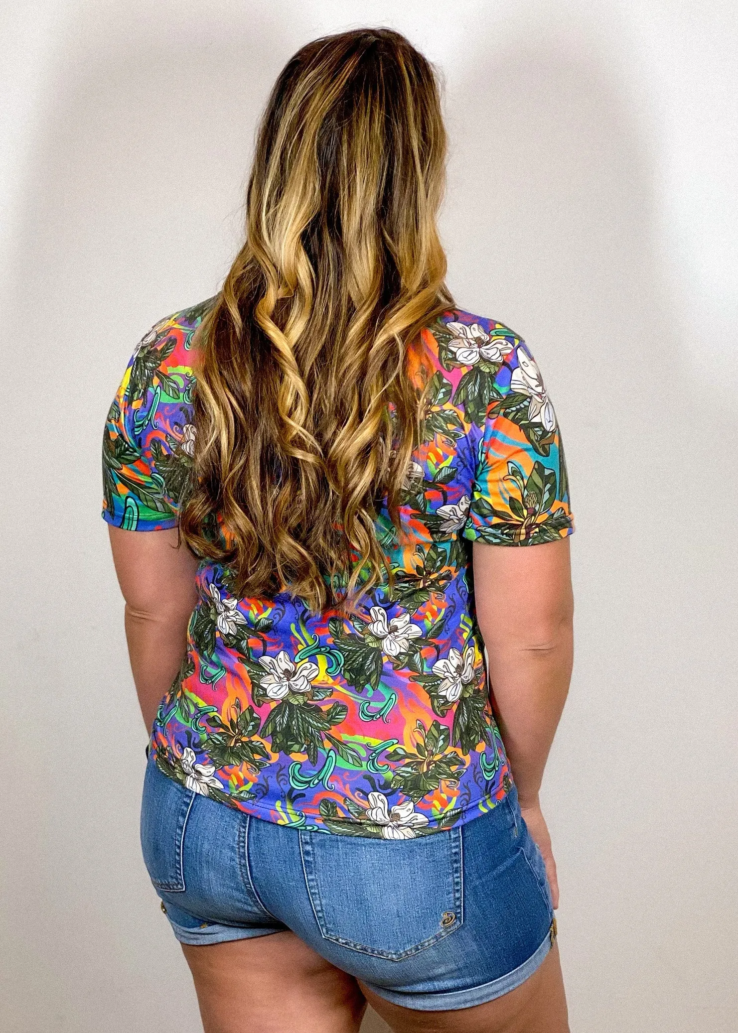 MAGNOLIA V-NECK T-SHIRT *2 LEFT!*