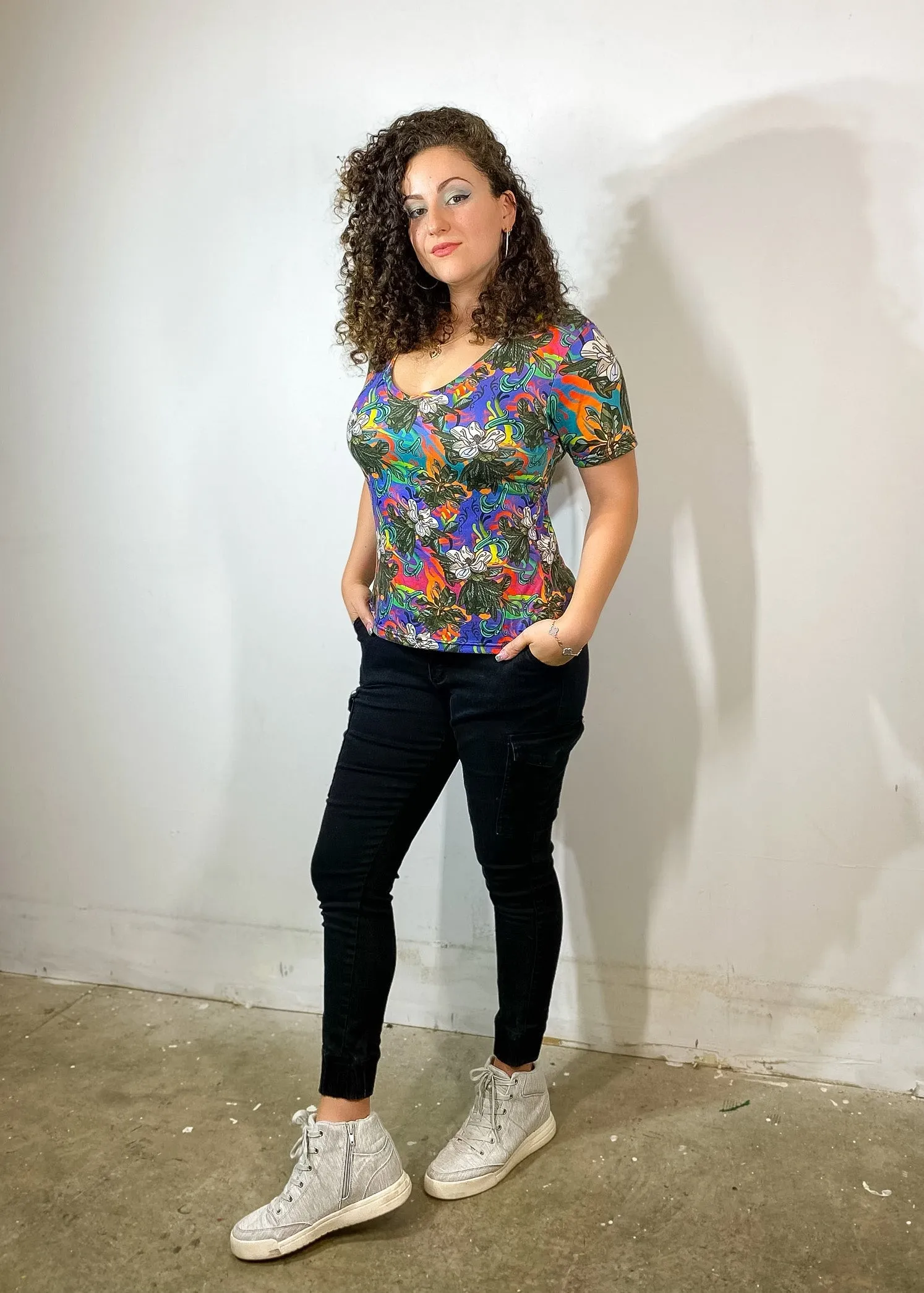 MAGNOLIA V-NECK T-SHIRT *2 LEFT!*
