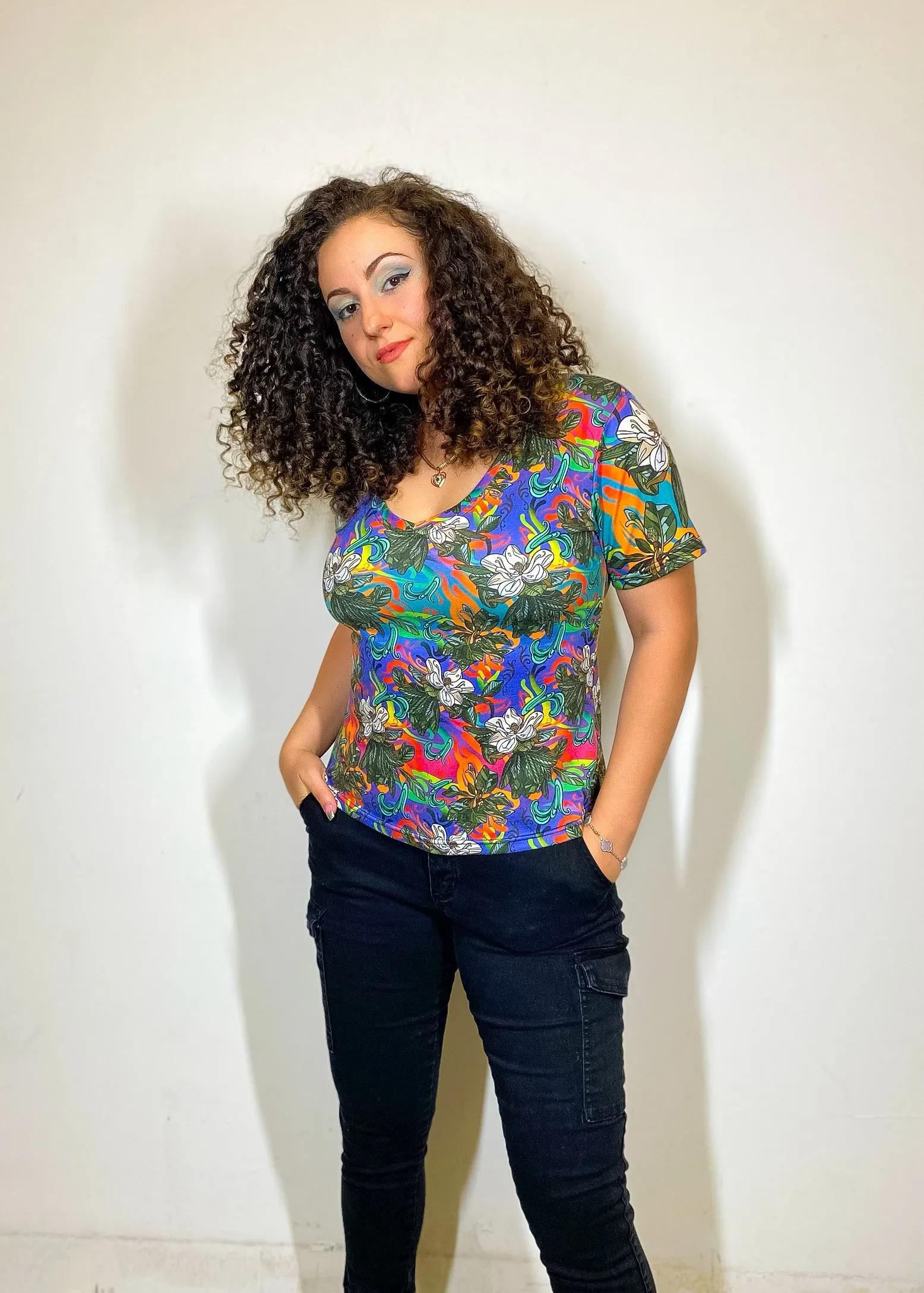 MAGNOLIA V-NECK T-SHIRT *2 LEFT!*
