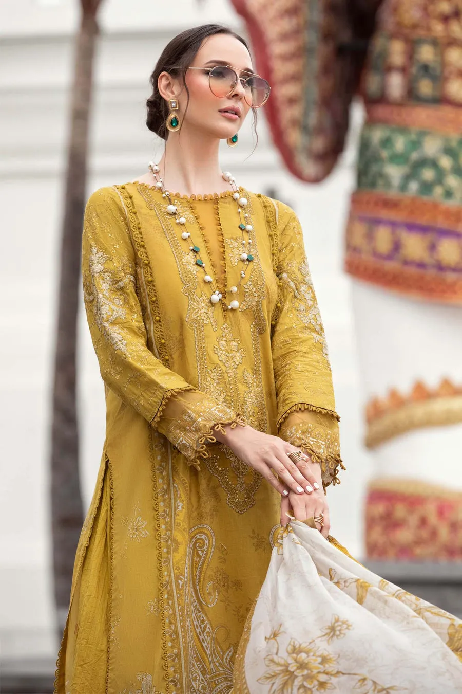 Maria.B | M.Prints Embroidered Lawn '23 | MPT-1805-A